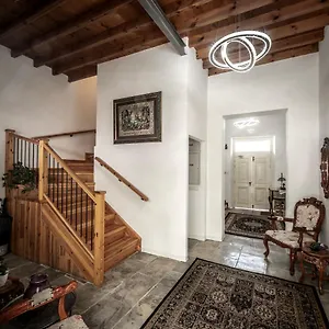 אורחן Edem Traditional House ***