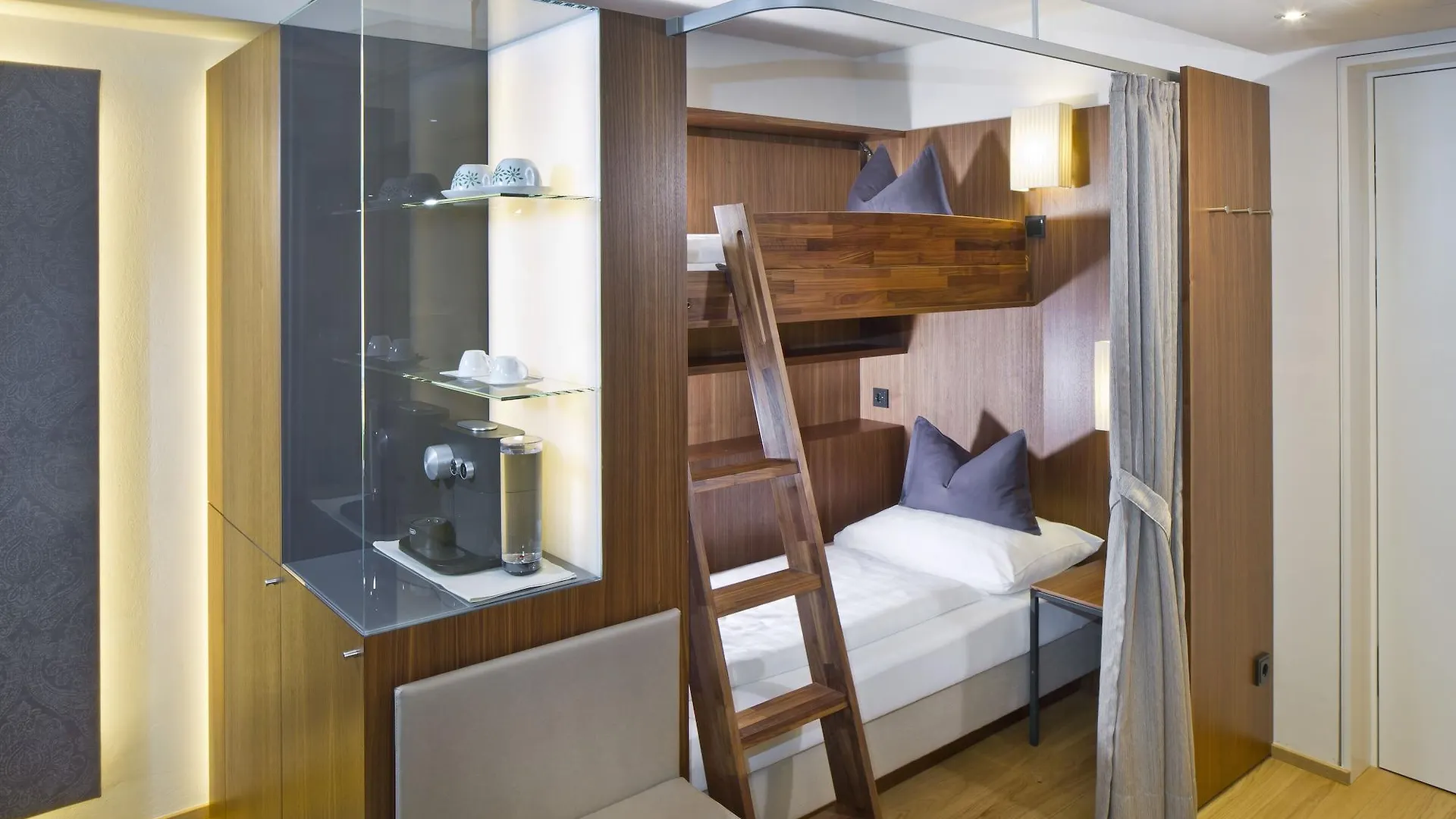 Hotel Maximilian - Stadthaus Penz Innsbruck 4*,